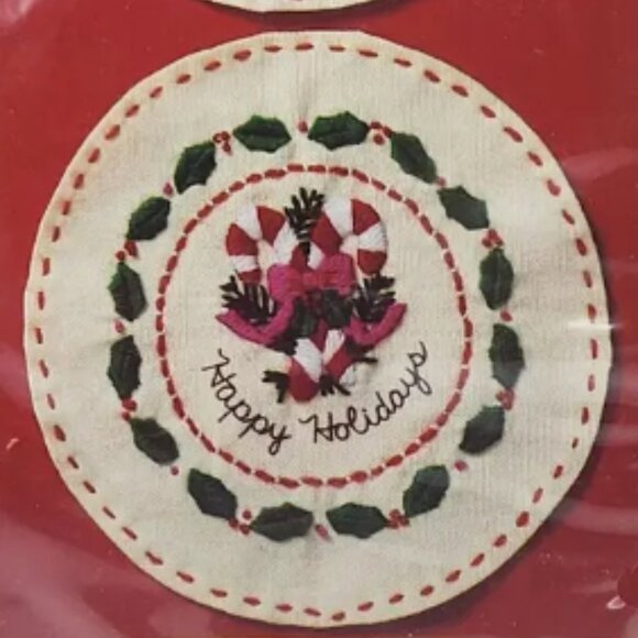 Vintage Christmas Holiday Jar Toppers Stitchery Crewel Creative Circle Kit #2222 - Picture 8 of 8